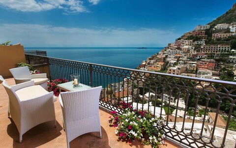 Casa Mauro: Meubilair, Zee, Stoel, Balkon, Oceaan, Kust, Toevlucht, Kamerplant, Badplaats, Hotel