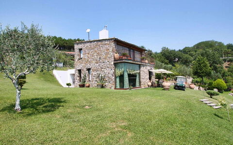 The Sea Farmhouse: Land Lot, Tuin, Boerderij, Verblijf, Gazon, Landgoed, Landscaping, Werf, Backyard, Villa