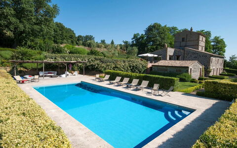 Villa Collombroso: Zwembad, Tuin, Landgoed, Landscaping, Hacienda, Haag, Villa, Werf, Toevlucht, Binnenplaats