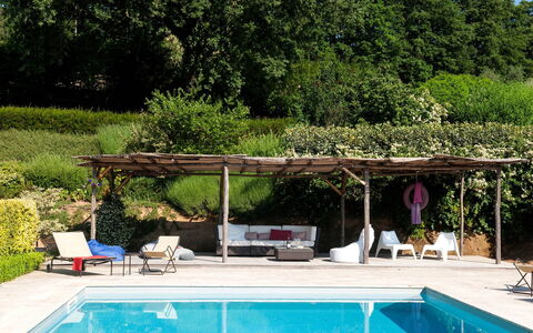 Villa Collombroso: Zwembad, Buitenmeubels, Vrije Tijd, Meubilair, Toevlucht, Schaduw, Paraplu, Vakantie, Tuin, Recreatie