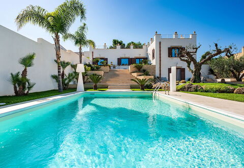 Villa la Pigna: Blauw, Zwembad, Architectuur, Toevlucht, Landgoed, Tuin, Landscaping, Hacienda, Herenhuis, Villa