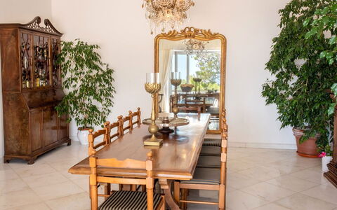 Villa Lamaro: Meubilair, Interieur Ontwerp, Hout, Flooring, Tafel, Verdieping, Verlichting, Kamer, Stoel, Eetkamer