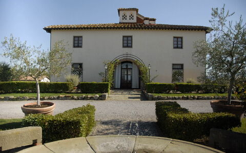 Villa Michelangelo: Struik, Huis, Landgoed, Deur, Tuin, Verblijf, Boerderij, Villa, Landscaping, Hacienda
