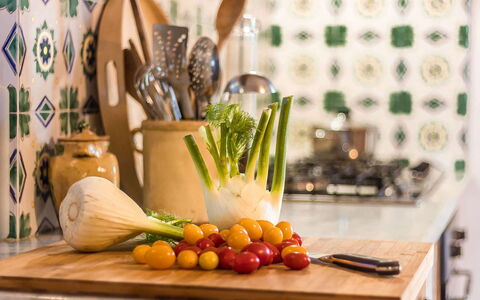 Villa Molinazzo 10: Keuken, Tableware, Countertop, Voedsel, Serveware, Koken, Fruit, Toestel Van De Keuken, Natuurlijke Voedingsmiddelen