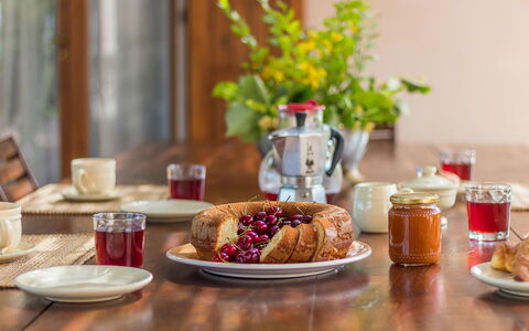 Villa Molinazzo 14: Voedsel, Tableware, Serveware, Ingrediënt, Tafel, Dishware, Kop, Drinkware, Meubilair, Bord
