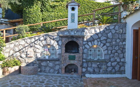 Casa 2 Ulivi: Stenen Muur, Tuin, Bloempot, Landscaping, Cobblestone, Flagstone, Trap, Kamerplant, Hacienda, Waterpartij