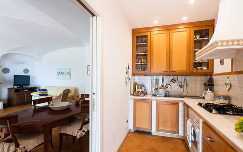 Casa Dorothea 2: Meubilair, Interieur Ontwerp, Keuken, Flooring, Countertop, Hout, Toestel Van De Keuken, Plafond, Verdieping, Cabinetry