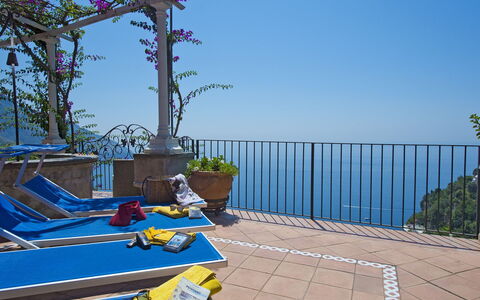 Casa Gemma: Blauw, Bloempot, Balkon, Zee, Oceaan, Buitenmeubels, Kamerplant, Toevlucht, Baluster, Kust