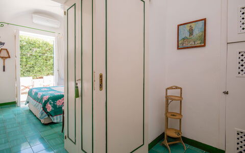 Casa Giardino: Muur, Interieur Ontwerp, Verdieping, Flooring, Meubilair, Slaapkamer, Huis, Kamer, Bed, Plafond