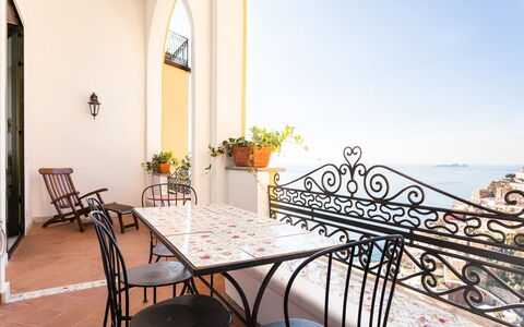 Casa Li Galli: Interieur Ontwerp, Zee, Balkon, Oceaan, Keuken En Eettafel, Stoel, Kust, Kamerplant, Beits, Toevlucht