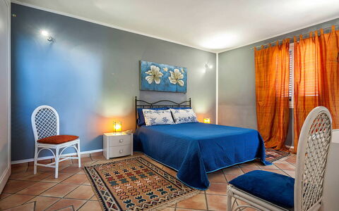 Casa Tika: Meubilair, Interieur Ontwerp, Flooring, Verdieping, Slaapkamer, Bed, Kamer, Verlichting, Plafond, Linens