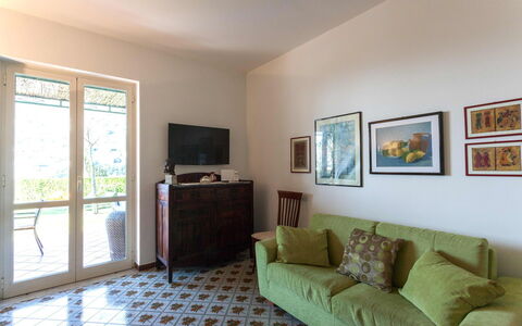 Il Giardino di Ravello: Meubilair, Flooring, Interieur Ontwerp, Verdieping, Muur, Hout, Kamer, Plafond, Verlichting, Woonkamer