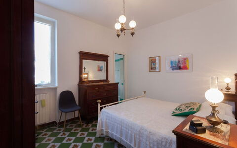 Il Giardino di Ravello: Flooring, Muur, Verdieping, Interieur Ontwerp, Slaapkamer, Hout, Meubilair, Plafond, Kamer, Bed