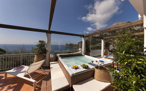 Villa Avion: Meubilair, Interieur Ontwerp, Toevlucht, Appartement, Stoel, Kamerplant, Balkon, Eco Hotel, Hotel