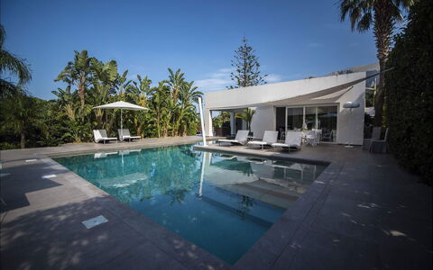 Villa Corallo: Zwembad, Architectuur, Toevlucht, Schaduw, Buitenmeubels, Eco Hotel, Landgoed, Stoel, Landscaping