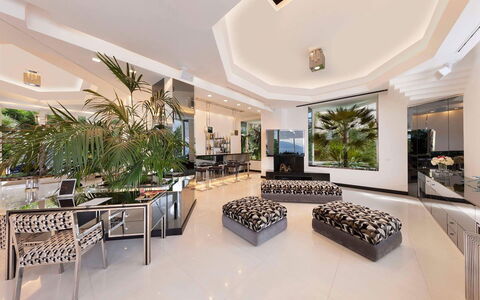 Villa Correale: Interieur Ontwerp, Plafond, Meubilair, Flooring, Verdieping, Bankstel, Huis, Woonkamer, Appartement
