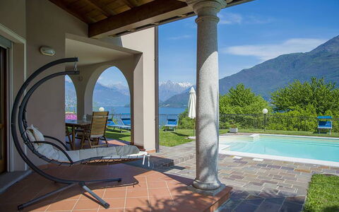 Villa Cremia: Flooring, Meubilair, Toevlucht, Kolom, Plafond, Stoel, Eco Hotel, Veranda, Schaduw, Villa