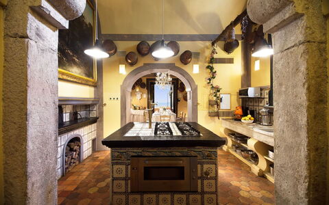 Palazzo Santa Croce: Interieur Ontwerp, Flooring, Keuken, Plafond, Verlichting, Meubilair, Verdieping, Lichte Inrichting, Kamer, Countertop