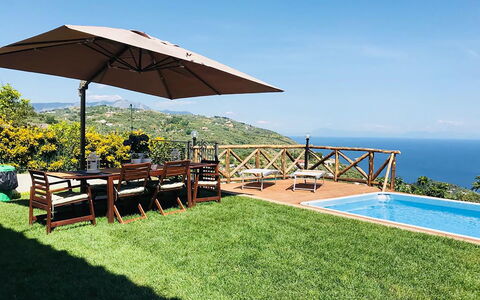 Villa del Saraceno: Paraplu, Buitenmeubels, Zwembad, Meubilair, Toevlucht, Vrije Tijd, Eco Hotel, Schaduw, Stoel, Buitentafel