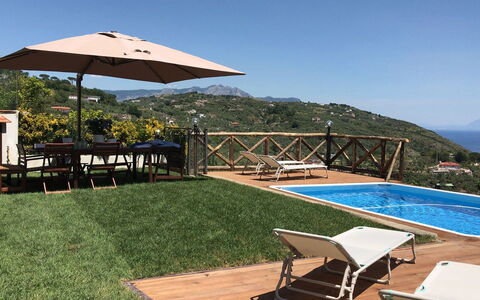 Villa del Saraceno: Zwembad, Buitenmeubels, Toevlucht, Meubilair, Eco Hotel, Paraplu, Bergketen, Vrije Tijd, Schaduw, Ligstoel