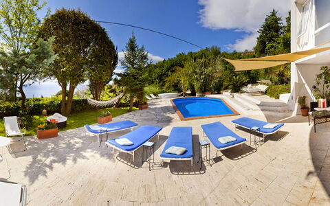 Villa Ettore: Zwembad, Buitenmeubels, Meubilair, Toevlucht, Paraplu, Ligstoel, Stoel, Schaduw, Vrije Tijd, Eco Hotel