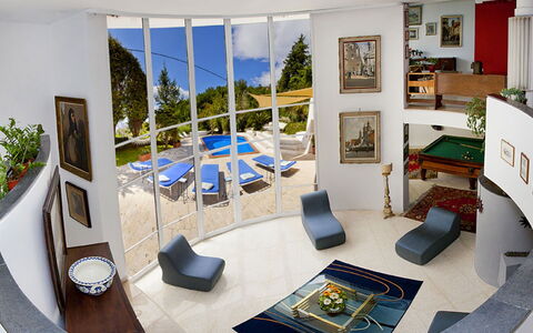 Villa Ettore: Meubilair, Interieur Ontwerp, Flooring, Huis, Verdieping, Appartement, Stoel, Woonkamer, Bankstel, Kamer