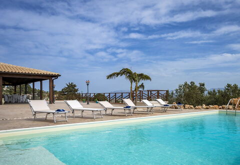 Villa Gea: Blauw, Zwembad, Toevlucht, Buitenmeubels, Eco Hotel, Schaduw, Stoel, Badplaats, Hotel, Badplaats
