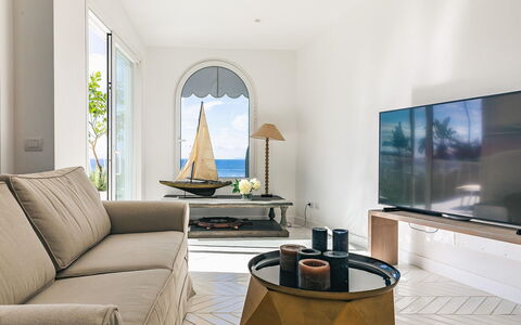 Villa Heart: Meubilair, Interieur Ontwerp, Flooring, Verdieping, Zee, Woonkamer, Kamer, Oceaan, Bankstel