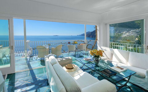 Villa Magnolia: Meubilair, Toevlucht, Stoel, Tafel, Interieur Ontwerp, Zee, Appartement, Keuken En Eettafel, Hotel, Eco Hotel