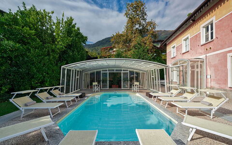 Villa Meridiana: Zwembad, Toevlucht, Thermae, Landgoed, Buitenmeubels, Hacienda, Hotel, Eco Hotel, Villa, Ligstoel