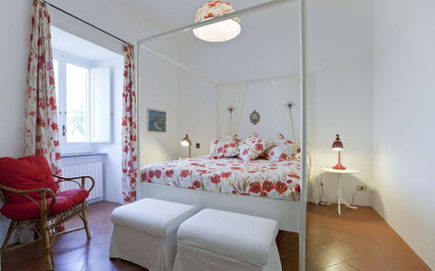 Villa Torre del Sole: Meubilair, Interieur Ontwerp, Bed, Slaapkamer, Muur, Verdieping, Flooring, Kamer, Plafond, Hout