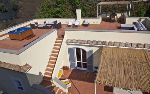 Villa Torre del Sole: Zwembad, Buitenmeubels, Schaduw, Stoel, Balkon, Toevlucht, Dek, Eco Hotel, Outdoor Structuur, Landgoed