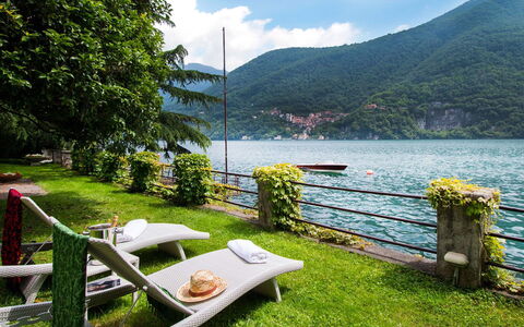 Villa Traversi: Meer, Toevlucht, Zwembad, Eco Hotel, Badplaats, Reservoir, Buitenmeubels, Kamerplant, Loch