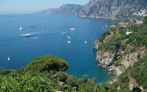Villa Valeria: Water, Zwemwater, Watervoorraden, Kust, Kust En Oceanic Landvormen, Watercraft, Zee, Boot, Headland, Waterloop