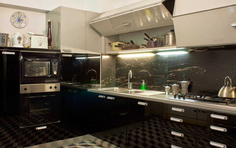 Villa Virginia: Keuken, Major Appliance, Toestel Van De Keuken, Fornuis, Countertop, Interieur Ontwerp, Gasfornuis, Fornuis, Cabinetry, Huishoudapparatuur