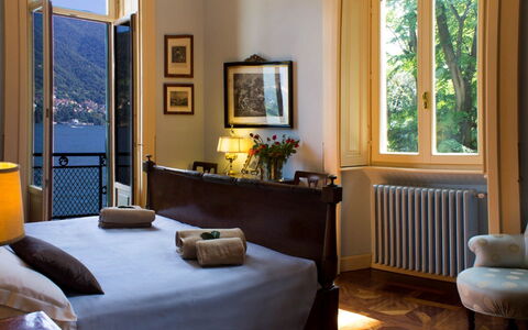 Villa Virginia: Meubilair, Interieur Ontwerp, Kamer, Huis, Verlichting, Verdieping, Tafel, Appartement, Fotolijst, Bed