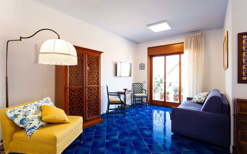 Casa Serena: Blauw, Flooring, Verdieping, Interieur Ontwerp, Tegel, Kamer, Beits, Houten Vloer, Woonkamer