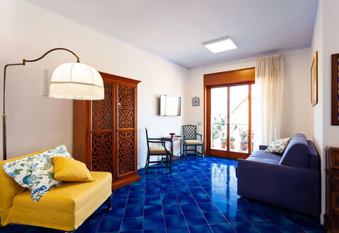 Casa Serena: Blauw, Flooring, Verdieping, Interieur Ontwerp, Tegel, Kamer, Beits, Houten Vloer, Woonkamer