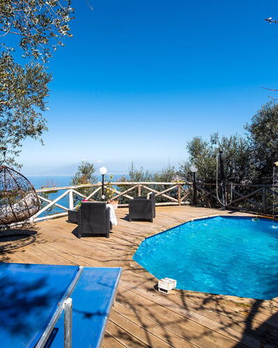 Villa Pandora: Blauw, Zwembad, Buitenmeubels, Toevlucht, Schaduw, Eco Hotel, Stoel, Badplaats, Leuning, Hotel