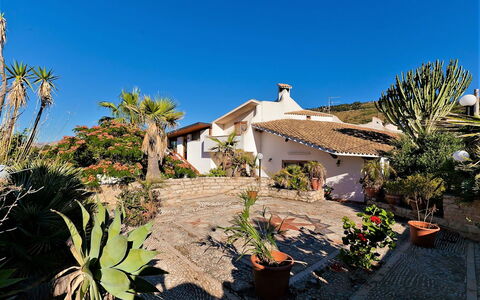 Villa Lo Capo: Huis, Hacienda, Landscaping, Tuin, Landgoed, Oprit, Villa, Eco Hotel