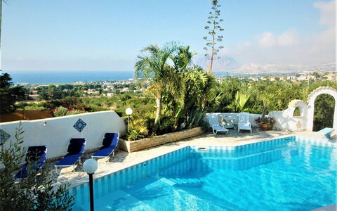 Villa Lo Capo: Blauw, Zwembad, Toevlucht, Buitenmeubels, Meubilair, Eco Hotel, Stoel, Hacienda, Ligstoel, Bloempot