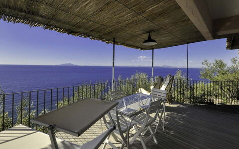 Casa Lubrense: Zee, Balkon, Kust En Oceanic Landvormen, Stoel, Toevlucht, Kust, Oceaan, Schaduw, Buitenmeubels, Eco Hotel