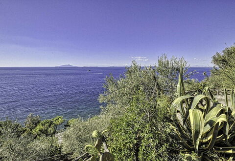 Casa Lubrense: Blauw, Water, Zwemwater, Vegetation, Zee, Horizon, Kust En Oceanic Landvormen, Oceaan, Kust, Tropen