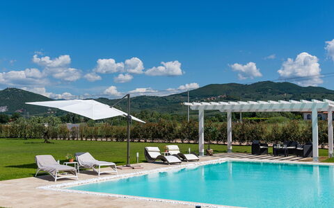 Villa Monsummano: Zwembad, Buitenmeubels, Meubilair, Schaduw, Vrije Tijd, Toevlucht, Paraplu, Stoel, Eco Hotel, Ligstoel