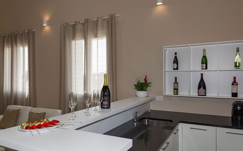 Villa Monsummano: Meubilair, Interieur Ontwerp, Countertop, Verlichting, Keuken, Plafond, Huis, Lichte Inrichting, Flooring, Cabinetry