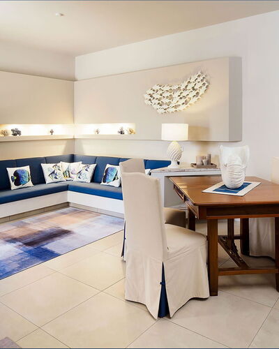 Mulberry House: Meubilair, Interieur Ontwerp, Flooring, Verdieping, Tafel, Bankstel, Woonkamer, Kamer, Huis, Textiel