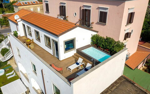 The Ivy Penthouse: Zwembad, Woongebied, Huis, Toevlucht, Appartement, Landgoed, Eco Hotel, Hotel, Ontwerp, Balkon
