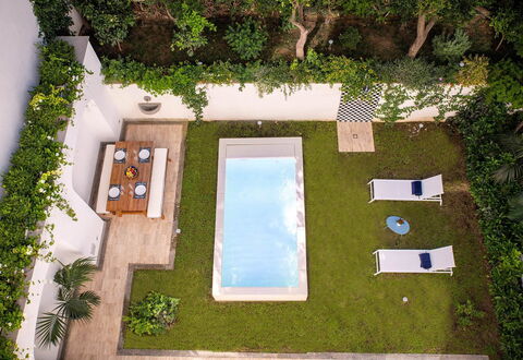 Jacaranda House: Zwembad, Buitenmeubels, Toevlucht, Tuin, Vrije Tijd, Waterpartij, Backyard, Binnenplaats, Eco Hotel, Landscaping