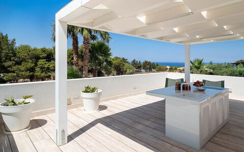 Villa Rossini: Meubilair, Verdieping, Plafond, Interieur Ontwerp, Flooring, Buitenmeubels, Schaduw, Stoel, Veranda, Outdoor Structuur