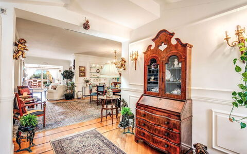 Villa Martina: Meubilair, Interieur Ontwerp, Flooring, Hout, Plafond, Verdieping, Woonkamer, Bankstel, Verlichting, Kamer